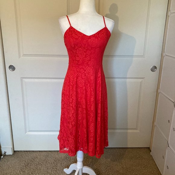 maitai Dresses & Skirts - MaiTai Lace Strappy V Neck Cocktail Dress
